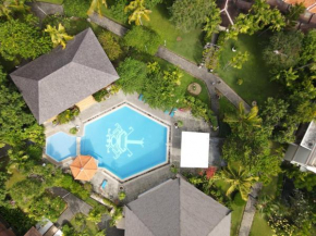 Гостиница Palm Beach Hotel Bali  Kuta